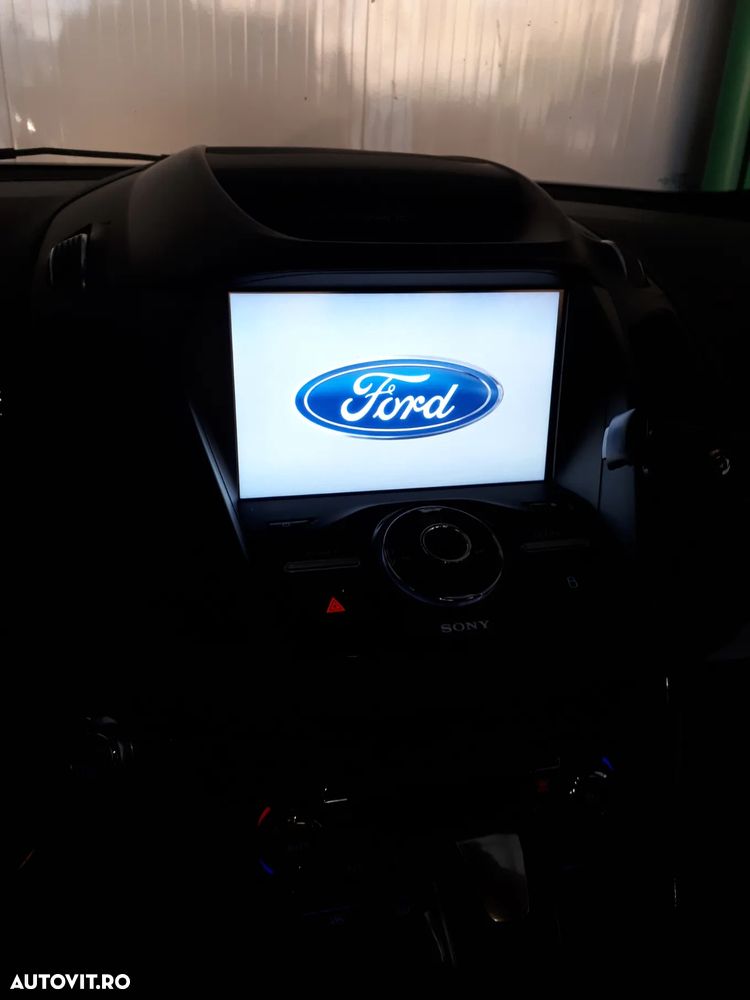 Ford Kuga 2.0 TDCi 4WD Powershift ST-Line - 11