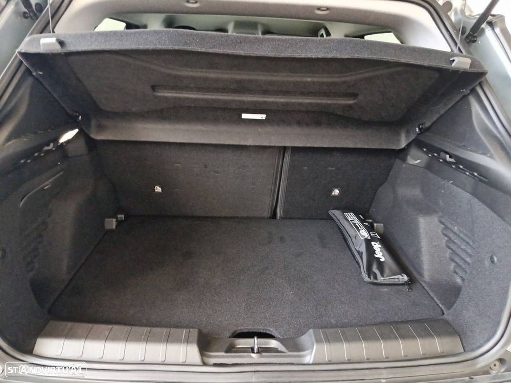 Jeep Avenger 1.2 e-Hybrid Altitude DCT - 6