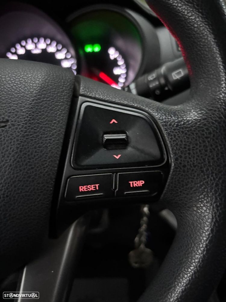 Kia Rio 1.1 CRDi LX ISG - 20