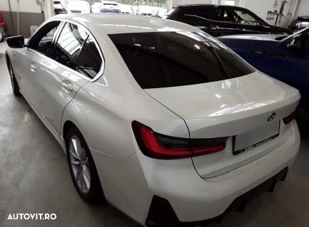 BMW Seria 3 330i AT - 3