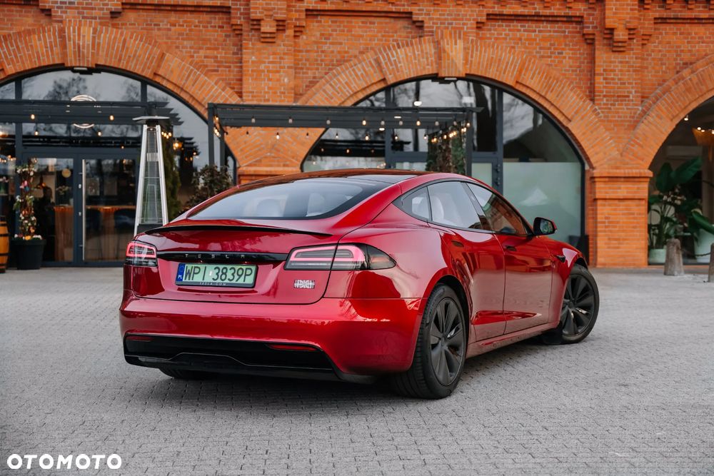 Tesla Model S - 9