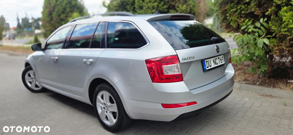 Skoda Octavia 1.6 TDI DPF Ambiente - 9