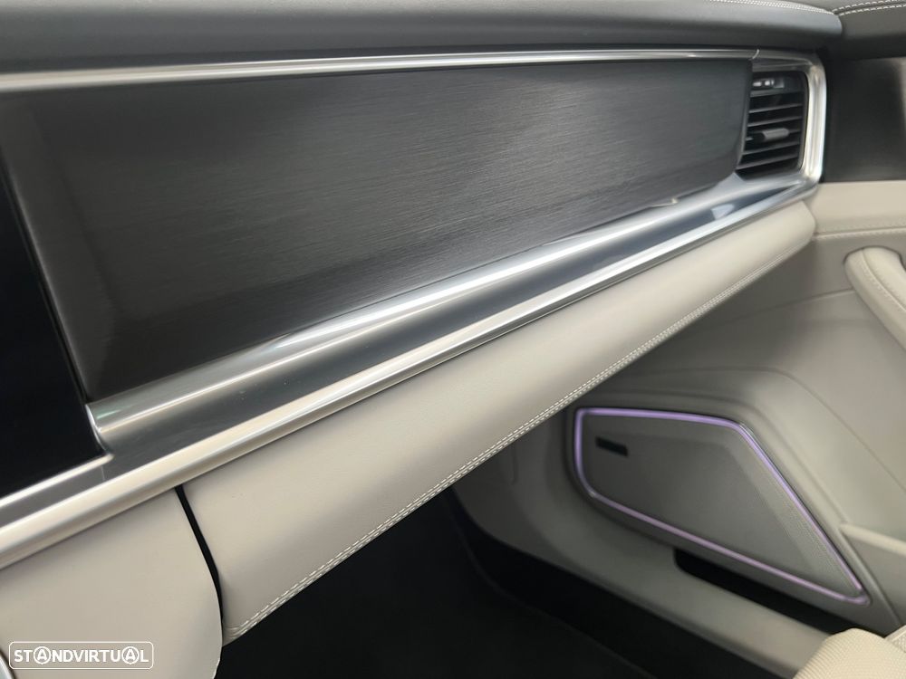 Porsche Panamera 4 E-Hybrid Platinum Edition - 43