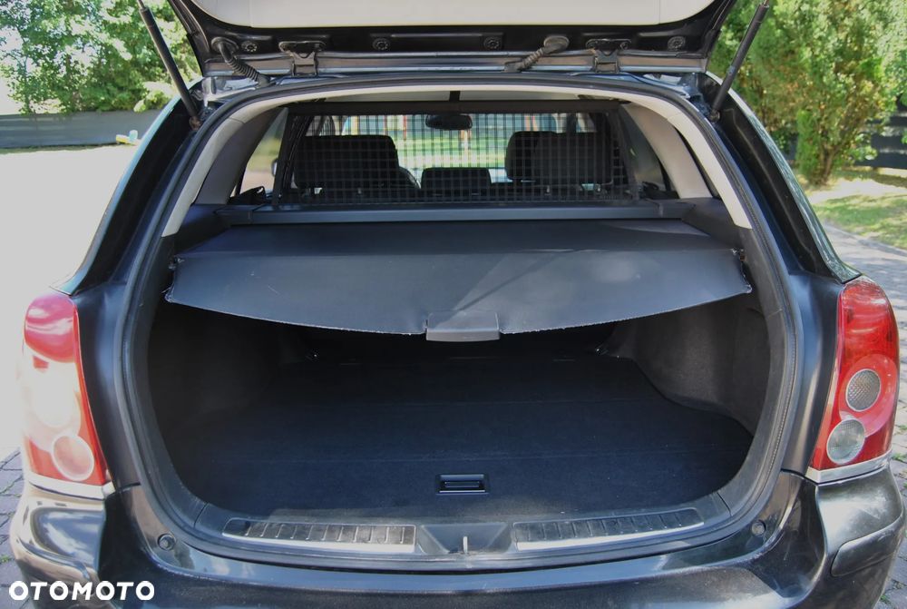 Toyota Avensis 1.8 VVT-i Automatik Sol - 12