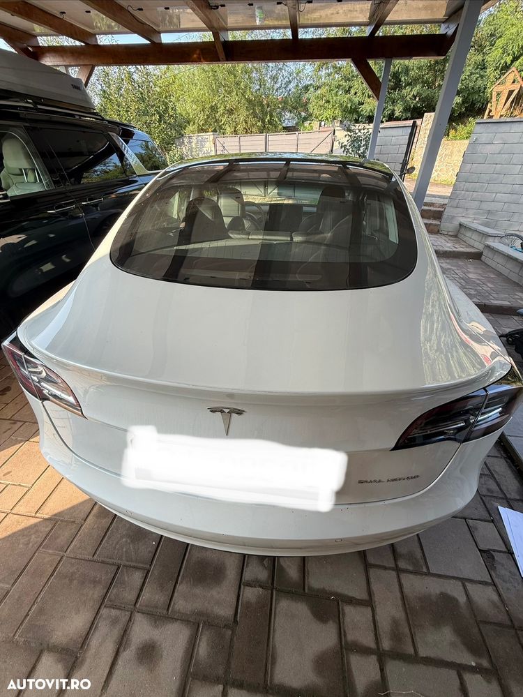Tesla Model 3 Performance - 4