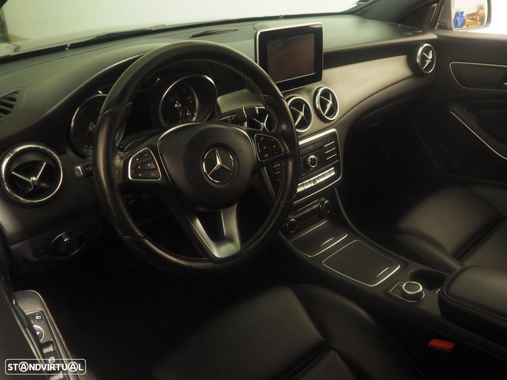 Mercedes-Benz CLA 180 d 7G-DCT - 10