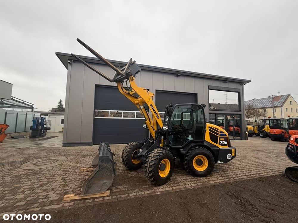 Komatsu WA70 M-8E0 - 1