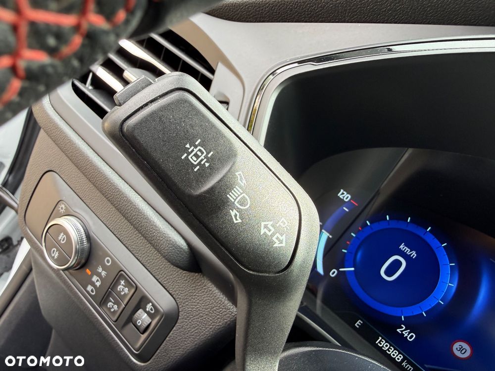 Ford Kuga 2.0 EcoBlue Hybrid ST-LINE X - 31