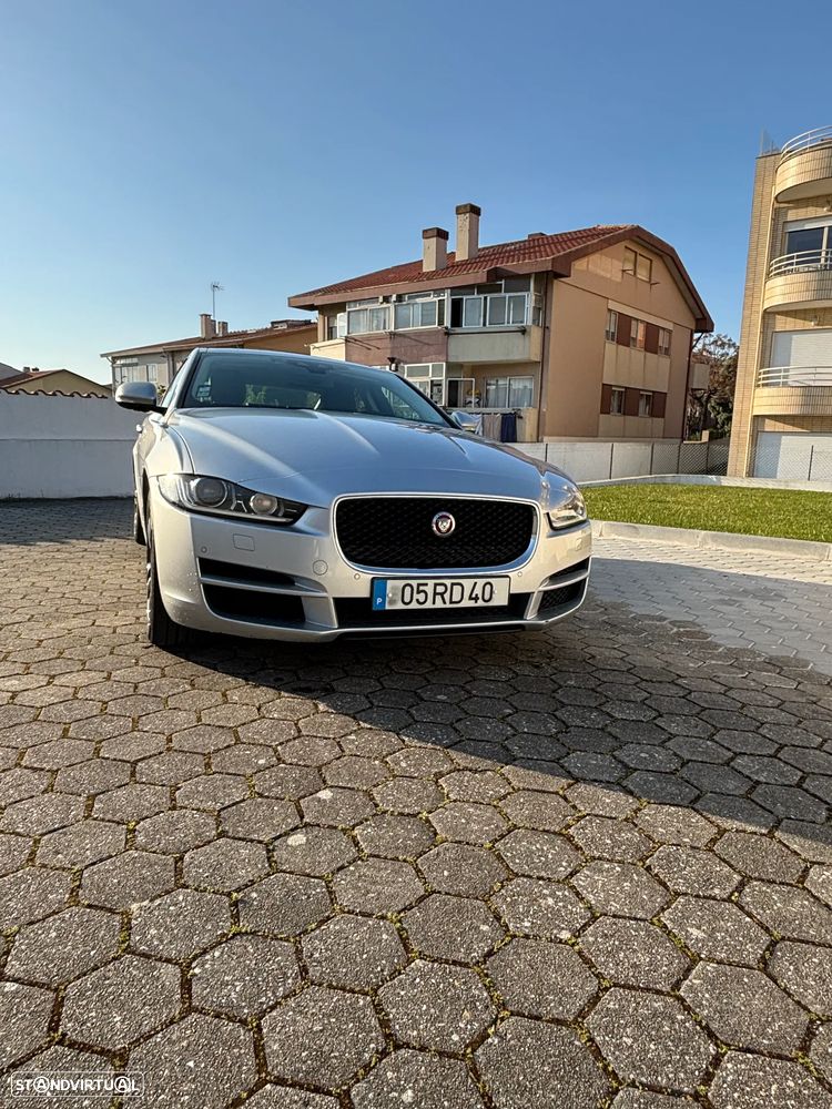 Jaguar XE - 5