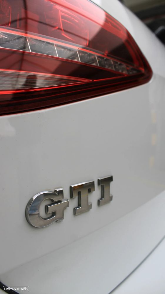 VW Golf GTI Performance BlueMotion - 22