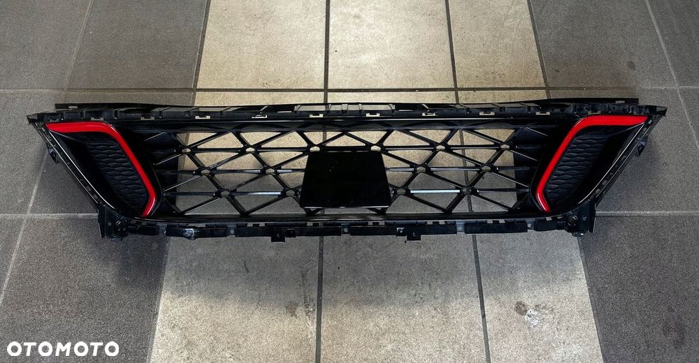 KIA CEED III LIFT GT-LINE KRATKA ŚRODKOWA ZDERZAKA 86561-J7LBO - 1