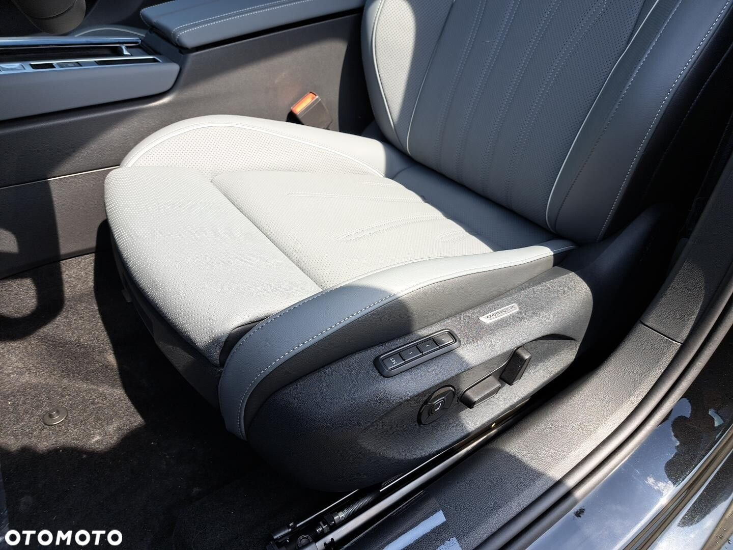 Volkswagen Passat 2.0 TSI Elegance DSG - 11