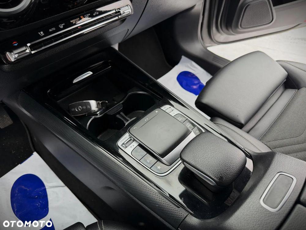 Mercedes-Benz Klasa B 180 7G-DCT Progressive - 33