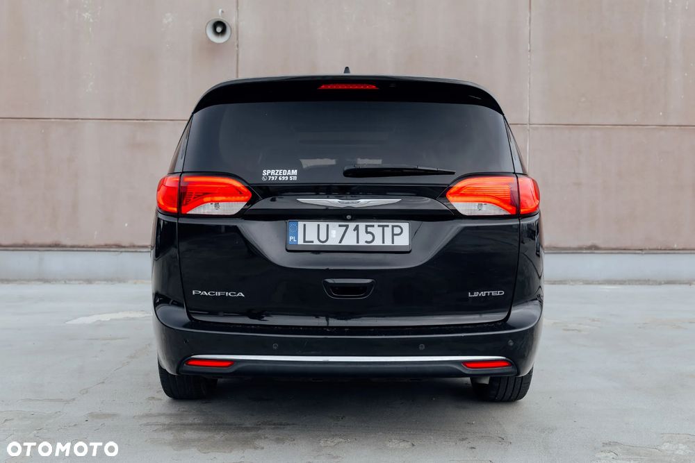 Chrysler Pacifica - 10