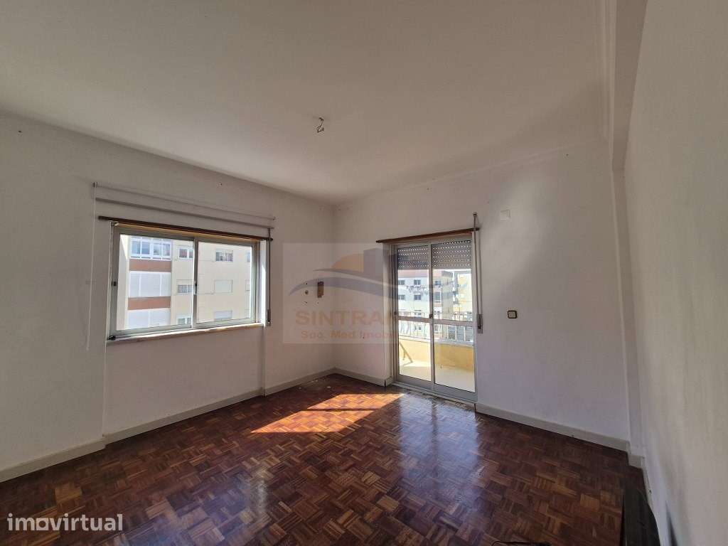 Apartamento T2 na Habitacional Serra das Minas, Rio do Mouro - Sintra - Grande imagem: 5/15