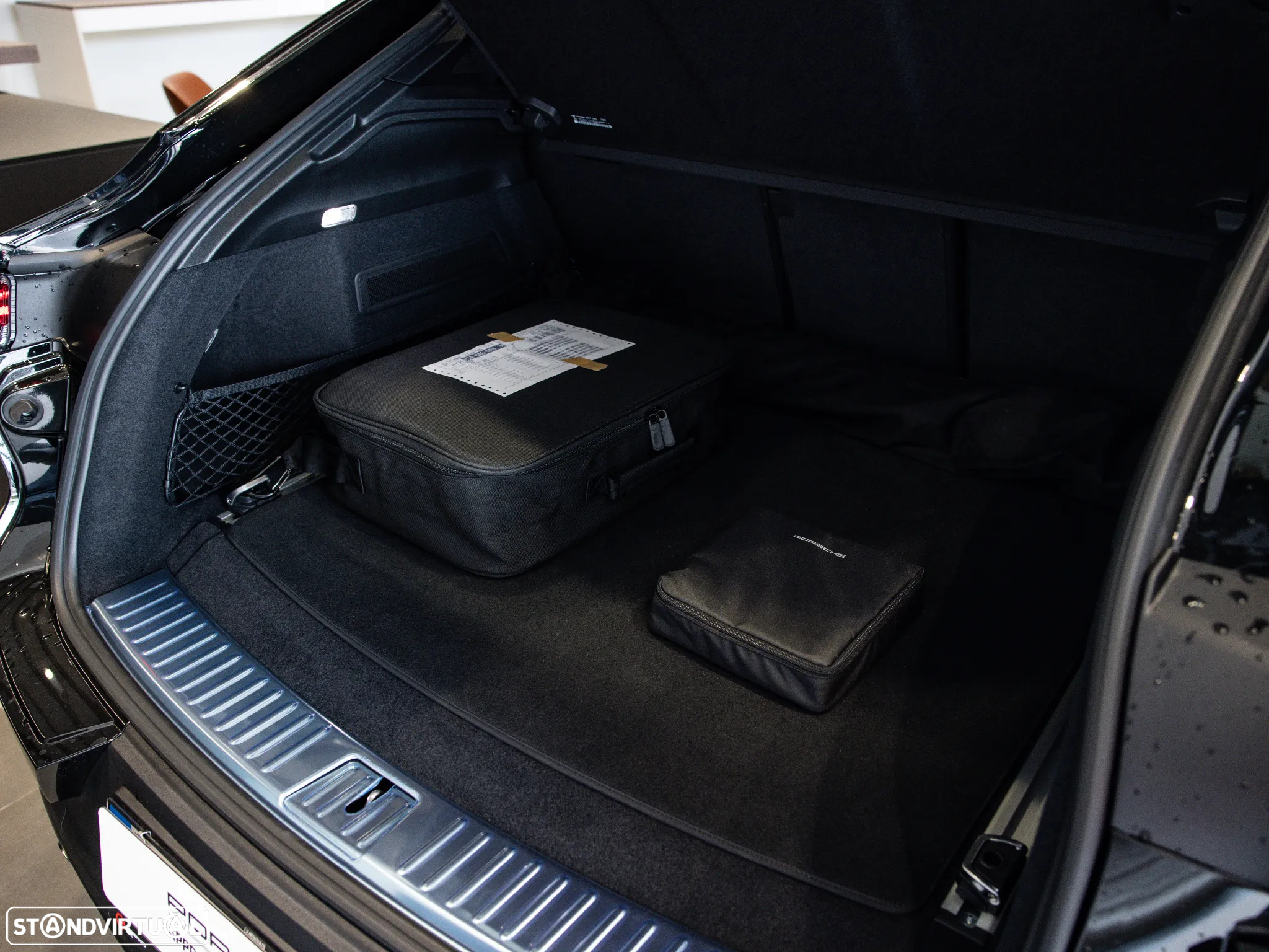 Porsche Cayenne Coupé E-Hybrid - 11