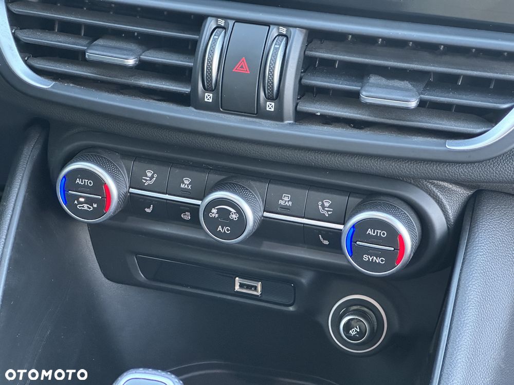 Alfa Romeo Giulia 2.2 D Turbo Sprint - 14