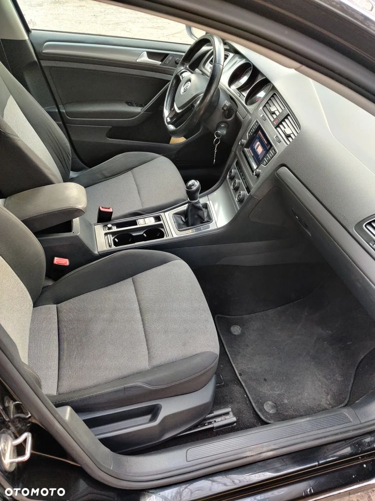 Volkswagen Golf 1.6 TDI DPF BlueMotion - 11