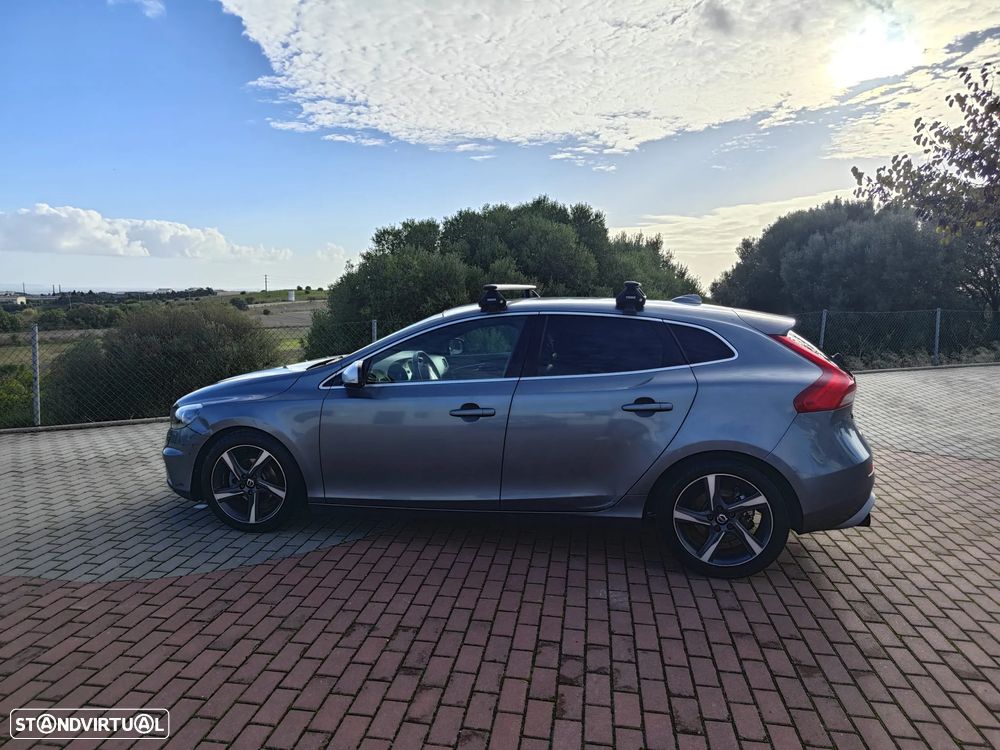 Volvo V40 D2 R Design - 3