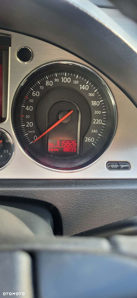 Volkswagen Passat 2.0 TDI DPF R-Line Edition - 16