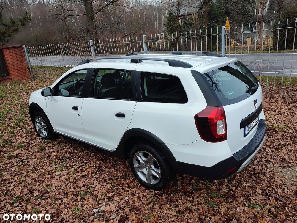 Dacia Logan TCe 90 S&S Stepway Celebration - 4