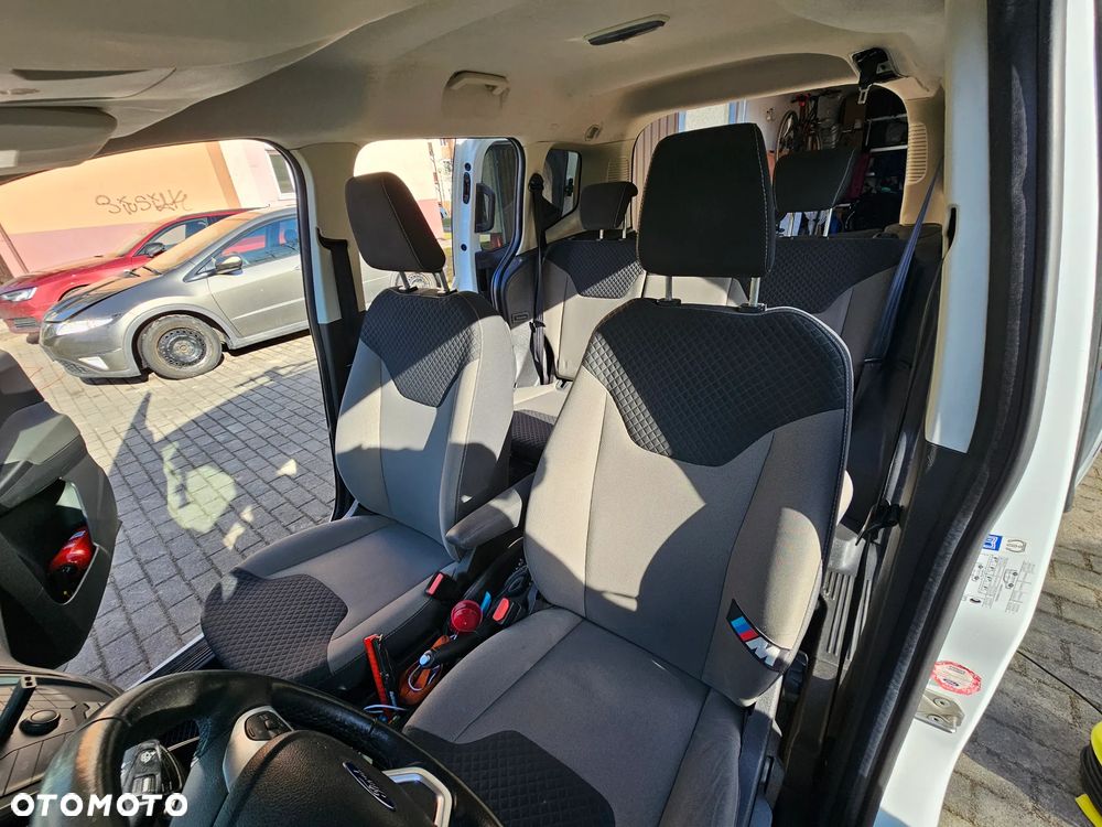 Ford Tourneo Courier - 14