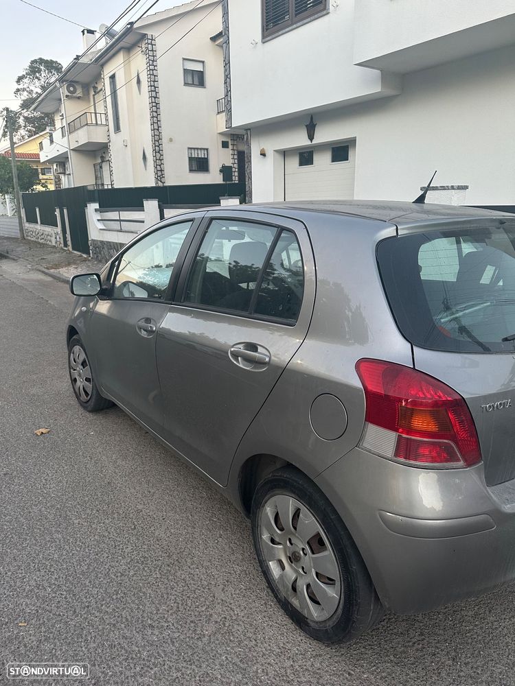 Toyota Yaris 1.0 VVT-i AC Manual - 4