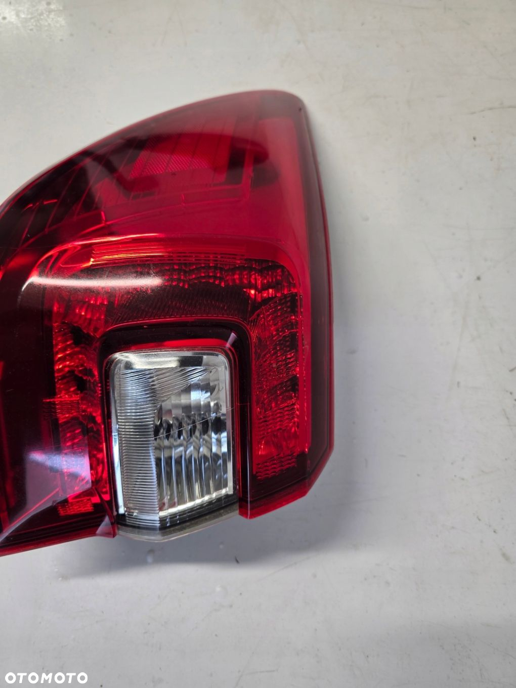 Lampa lewy tył SUBARU Outback LED 15- 220-60228 - 2