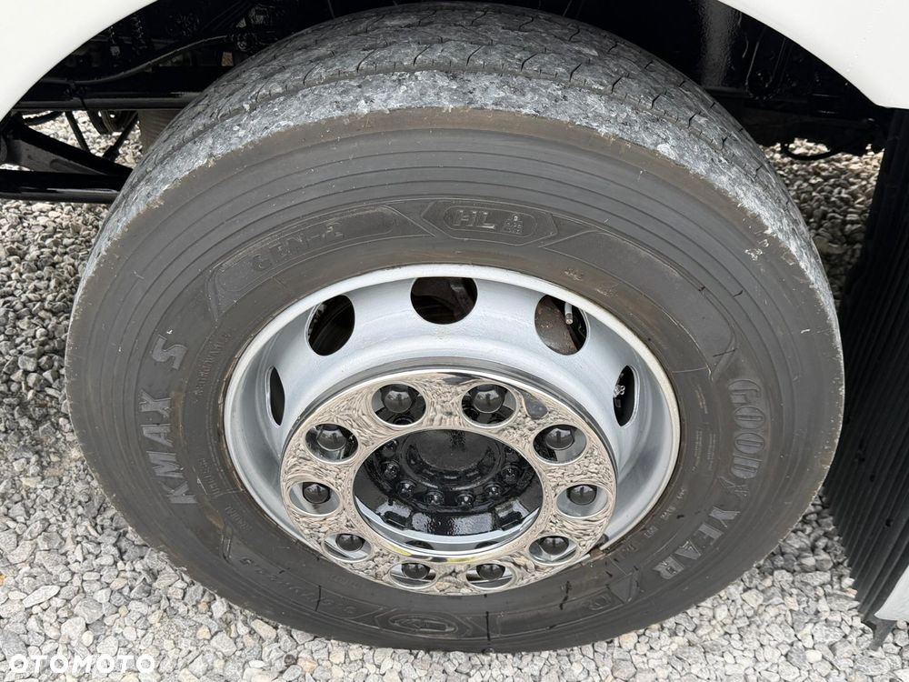 MAN TGX 26.440 / KONTENER / IZOTERMA / WINDA / 20 PALET / CAŁY NA PODUSZKACH / 3 OSIE / 3 OŚ PODNOSZONA + SKRĘTNA / EURO 6 / SPROWADZONY / SERWISOWANY - 18