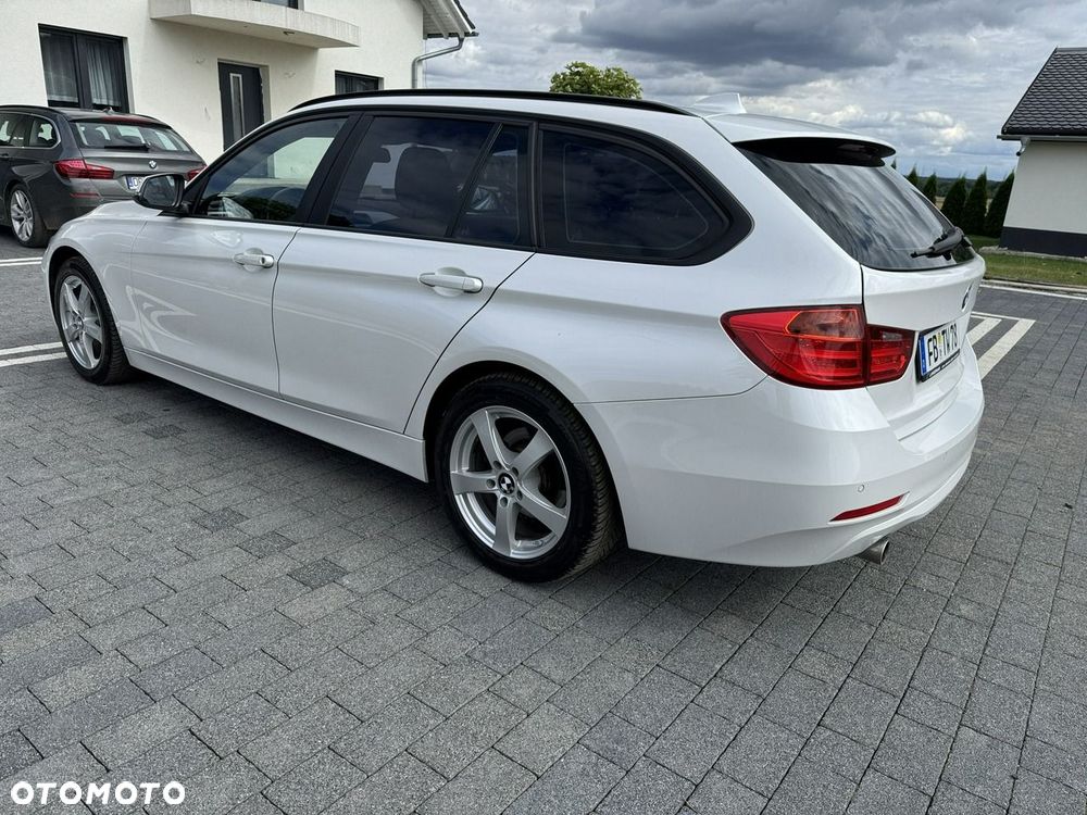 BMW Seria 3 318d - 13