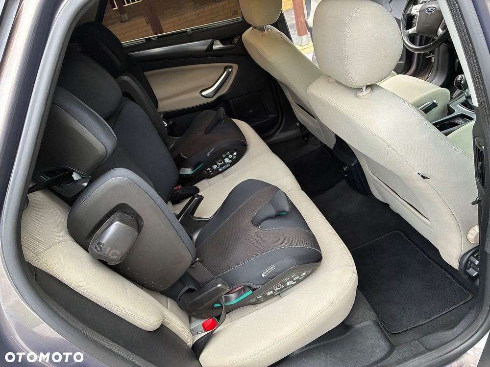 Ford Mondeo - 26