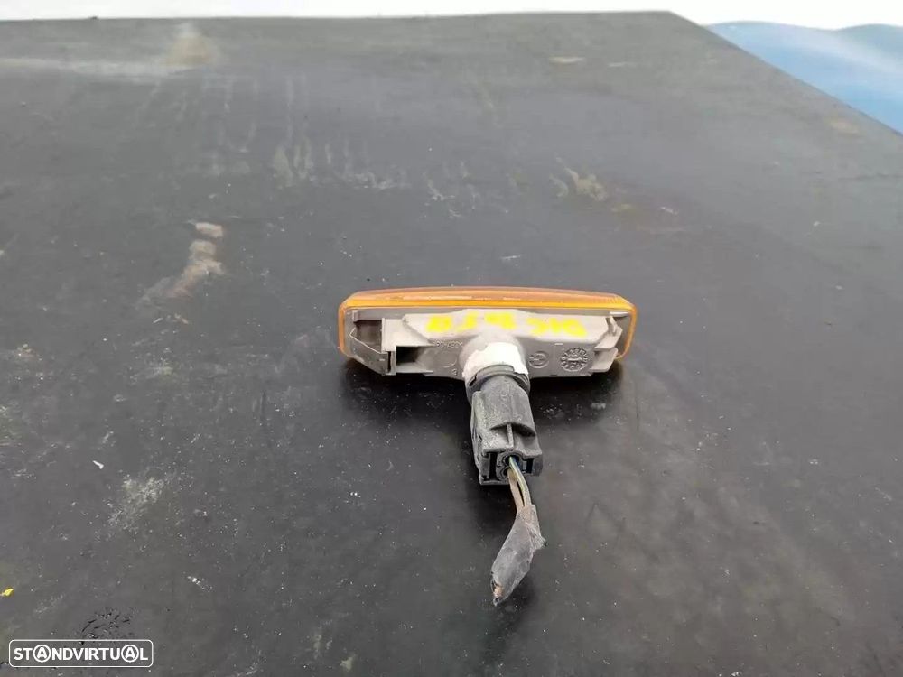 FAROLIM LATERAL ESQUERDO BMW 5 2000 -20 4D 1 - 2