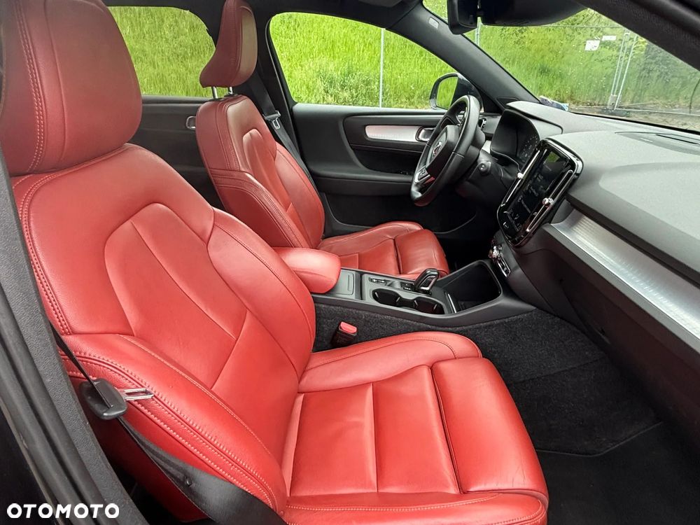 Volvo XC 40 D4 AWD - 26