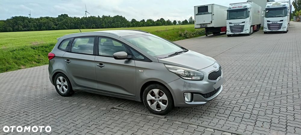 Kia Carens 1.7 CRDi M - 1