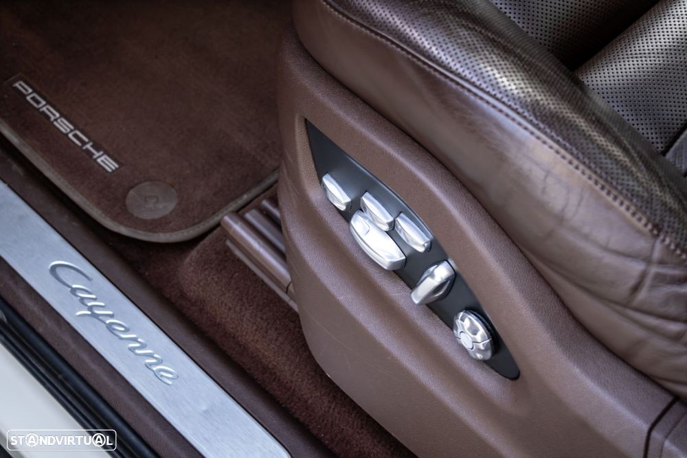 Porsche Cayenne Coupé E-Hybrid - 38
