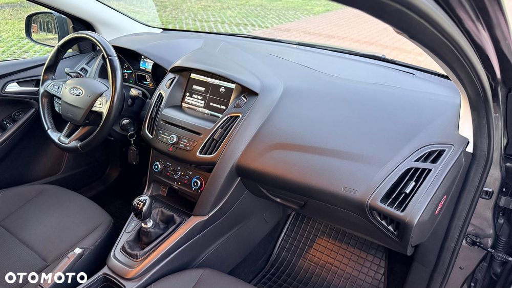 Ford Focus 1.0 EcoBoost Gold X (Trend) - 17