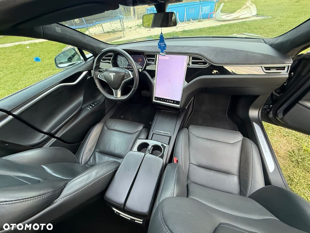 Tesla Model S - 13