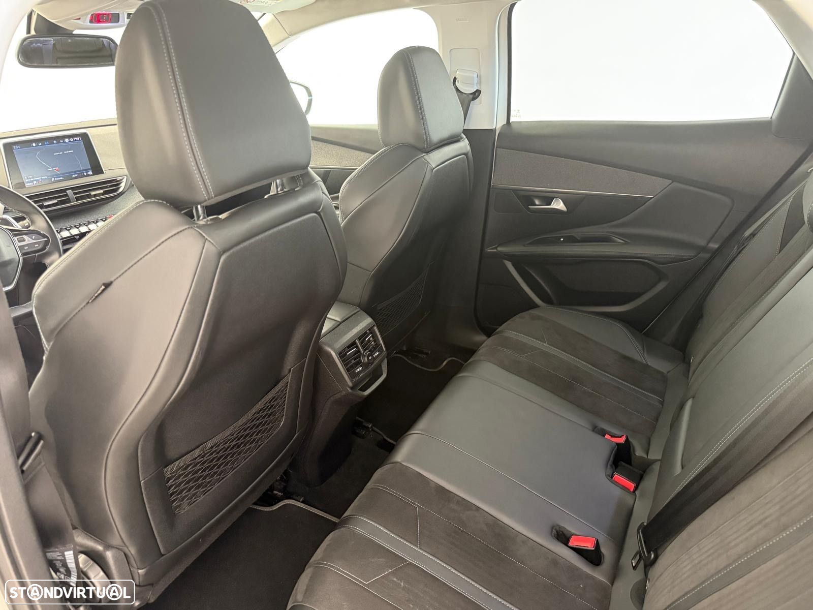 Peugeot 3008 1.5 BlueHDi Crossway EAT8 - 15