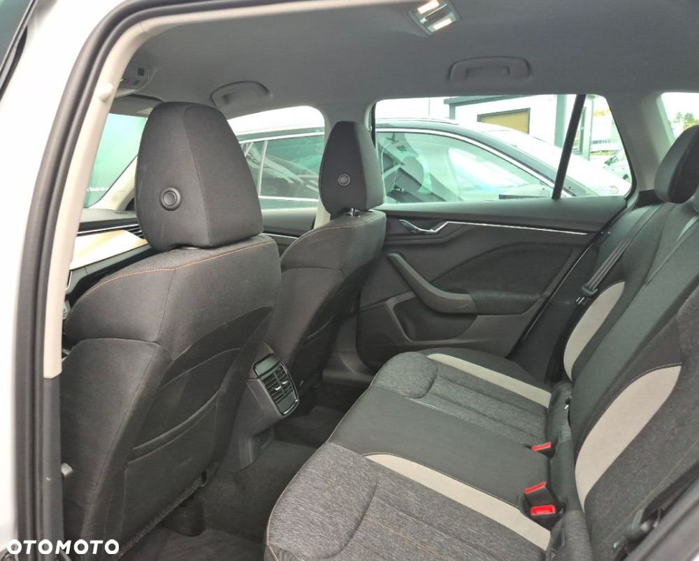 Skoda Kamiq 1.0 TSI Style - 11