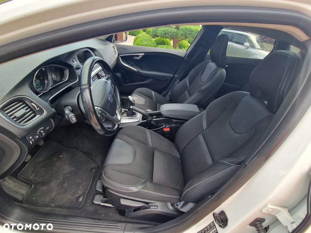 Volvo V40 D2 Momentum - 6