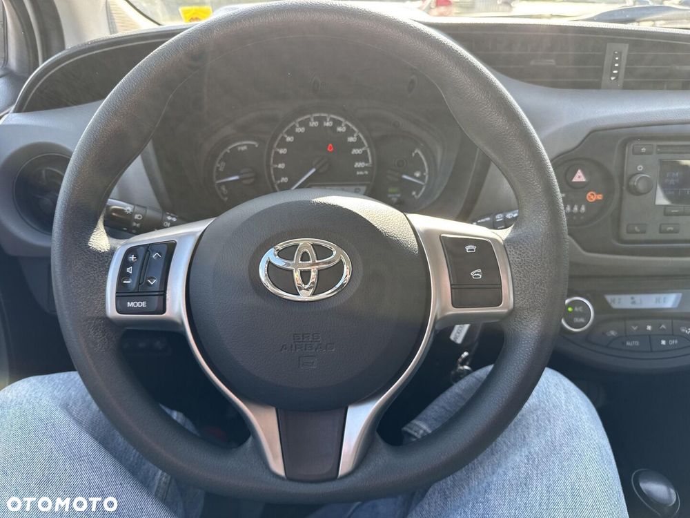 Toyota Yaris - 16