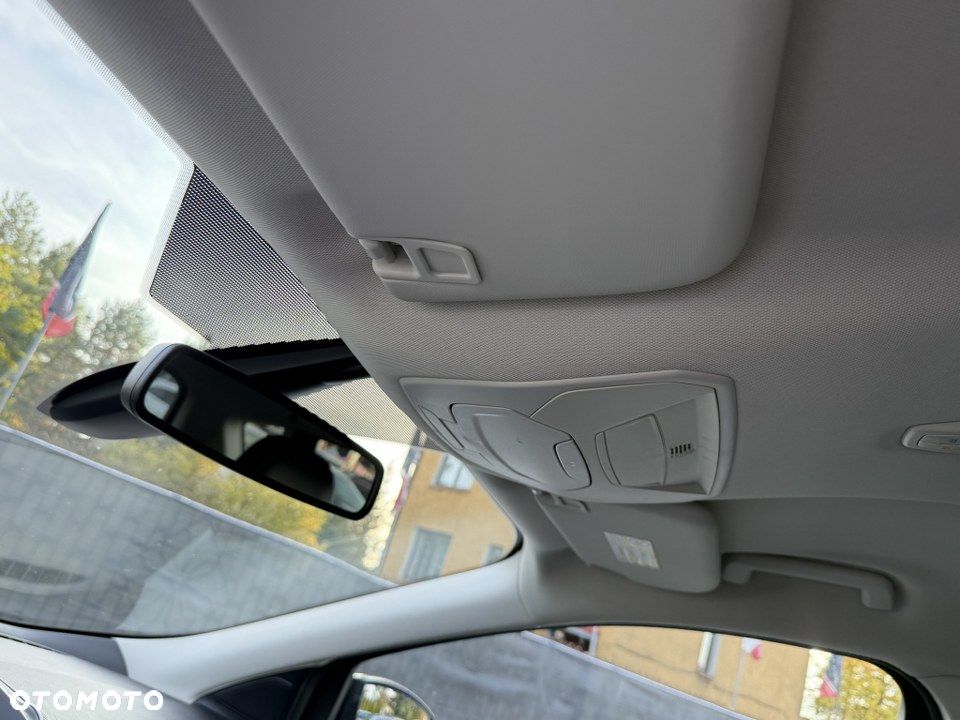 Ford Kuga 2.0 TDCi 2x4 Titanium - 27