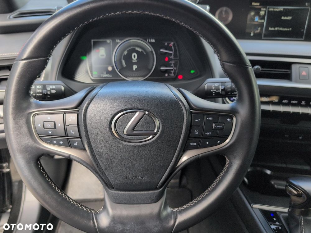 Lexus UX - 16