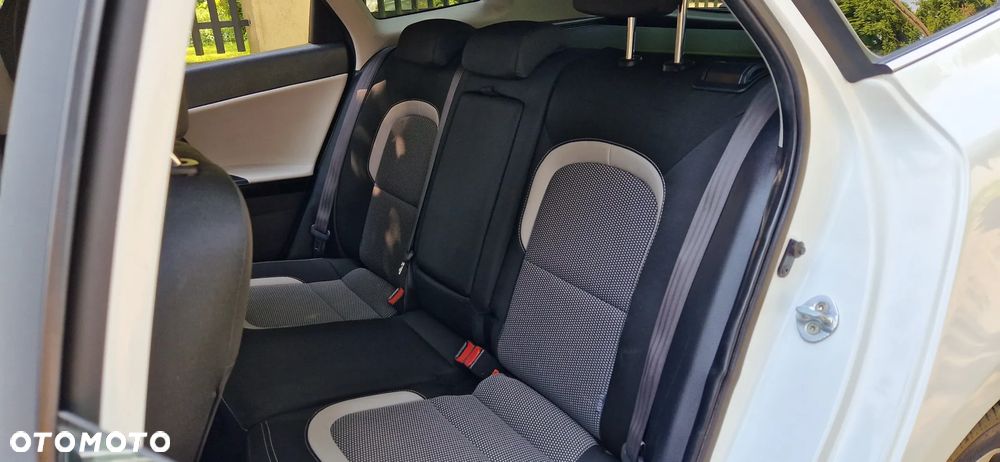Kia Ceed 1.6 CRDi 136 DCT ISG Platinum Edition - 15