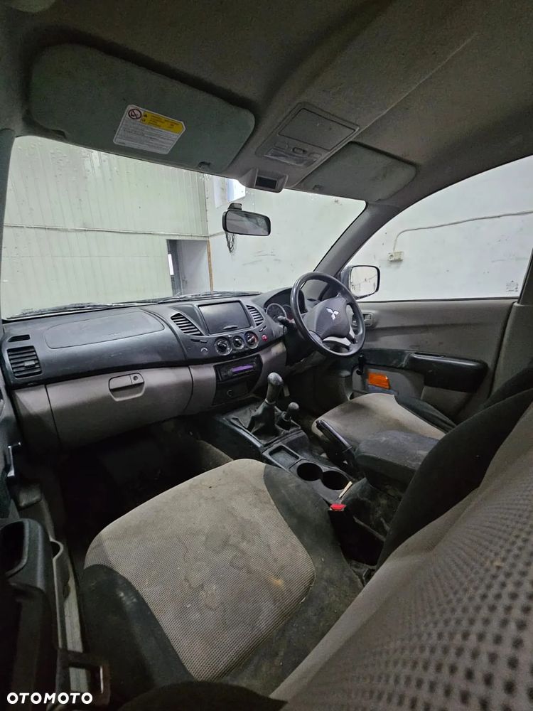 Mitsubishi L200 - 4