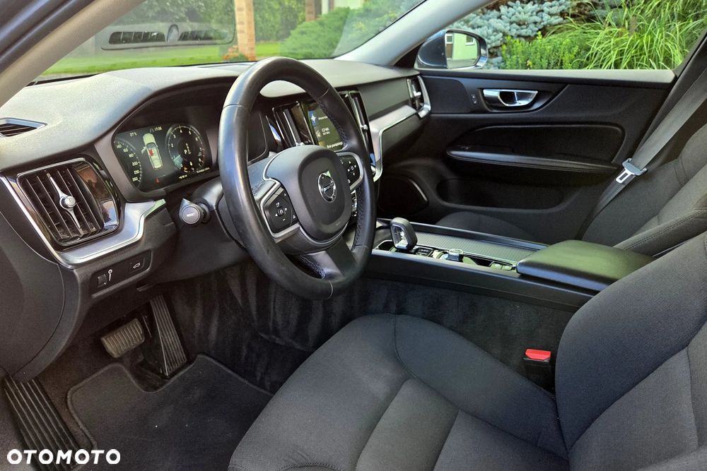 Volvo V60 B3 B DKG Momentum Pro - 22