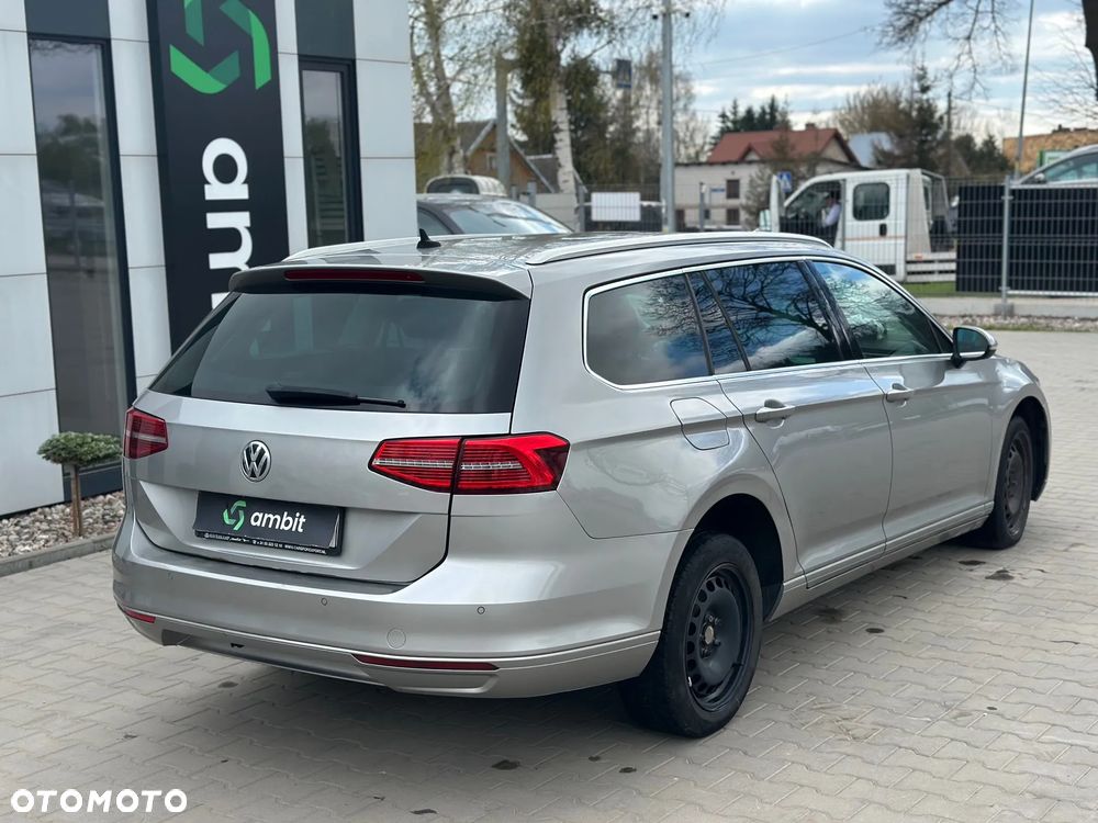 Volkswagen Passat - 9