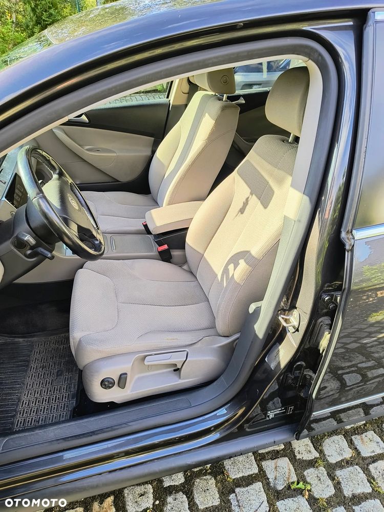 Volkswagen Passat 2.0 TDI DPF Comfortline - 17