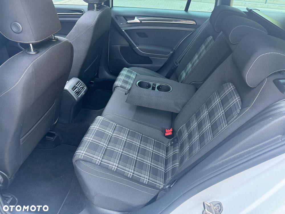 Volkswagen Golf VII 2.0 TDI BMT GTD DSG - 23