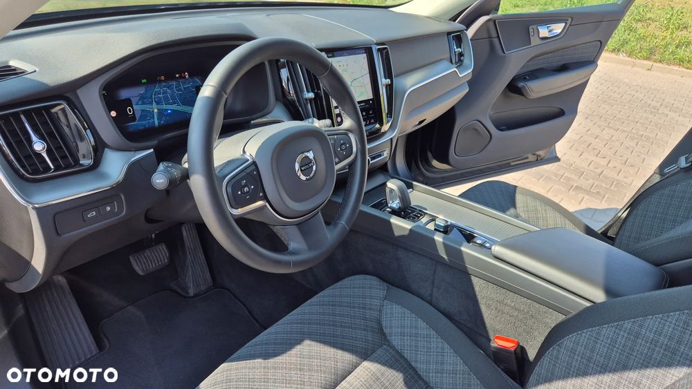 Volvo XC 60 T6 Plug-In Hybrid AWD Core - 8